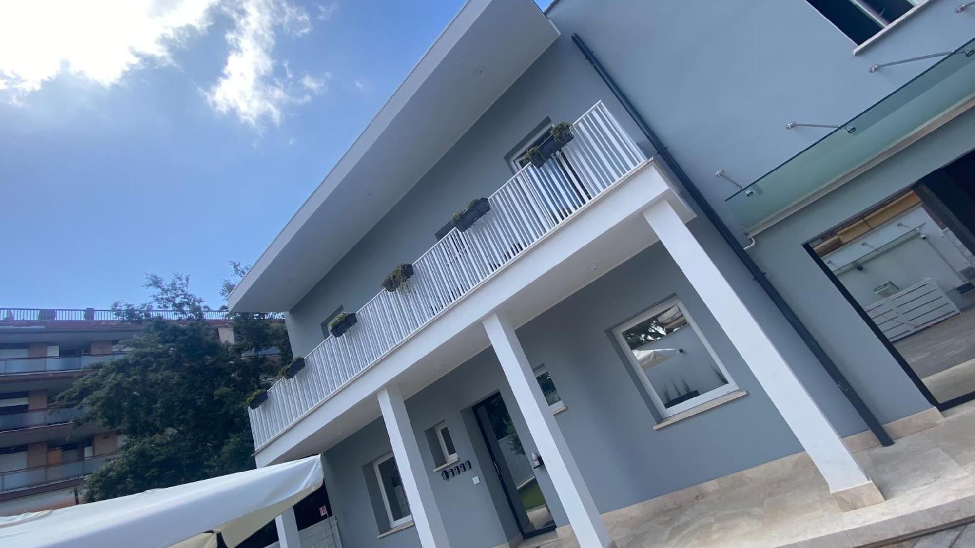Grey House Guest House Luxury 拉蒂纳 外观 照片
